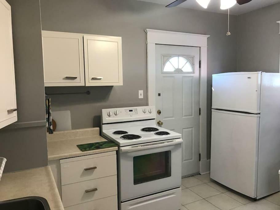 Bright, Clean, Private. In The Heart Of Downtown! Parking, Wi-Fi And Netflix Included Apartman Ottawa Kültér fotó